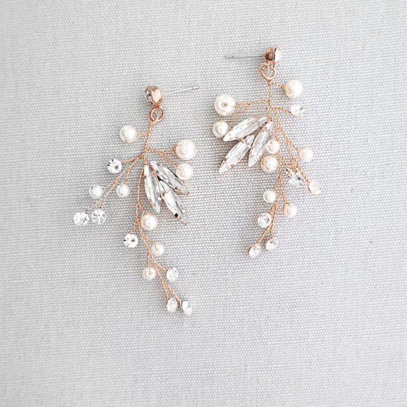 Bridal Vine Earrings - Picture 2 of 3